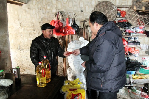 八达国际公司工会组织慰问难题职工_集团动态_新闻中心_八达国际